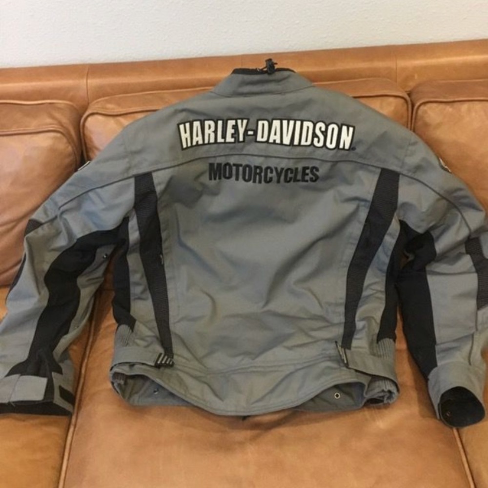 Motorcycle jacket